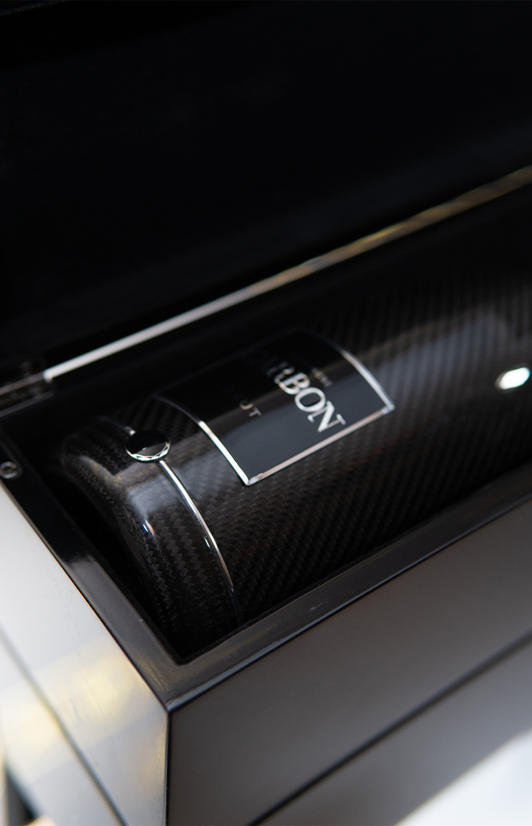 Cuvee Brut Vollcarbon Slider 1